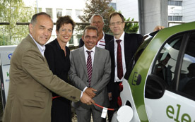 Vizebürgermeister Richard Pfeiler, Monika Kircher-Kohl, Infineon, Kelag-Vorstand Armin Wiersma, Stadtrat Josef Zauchner und Reinhard Ploss, Infineon (v.l.).